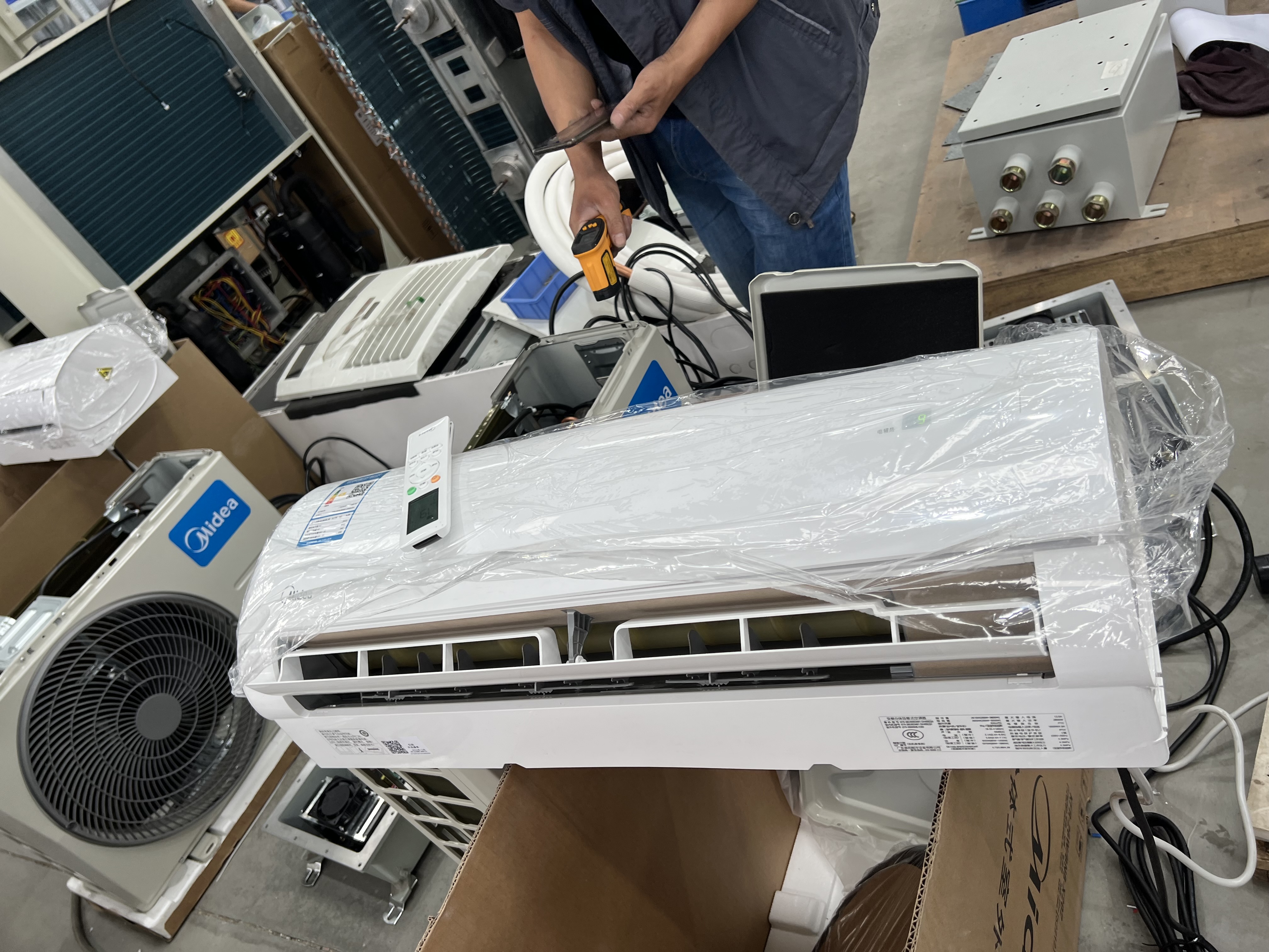 ���׷������{�����c�͹���